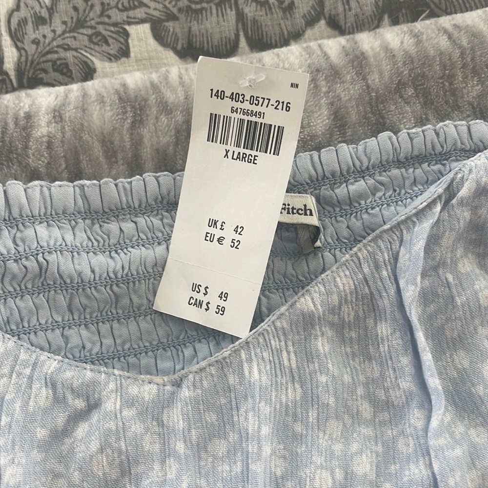 Abercrombie top brand new xl
